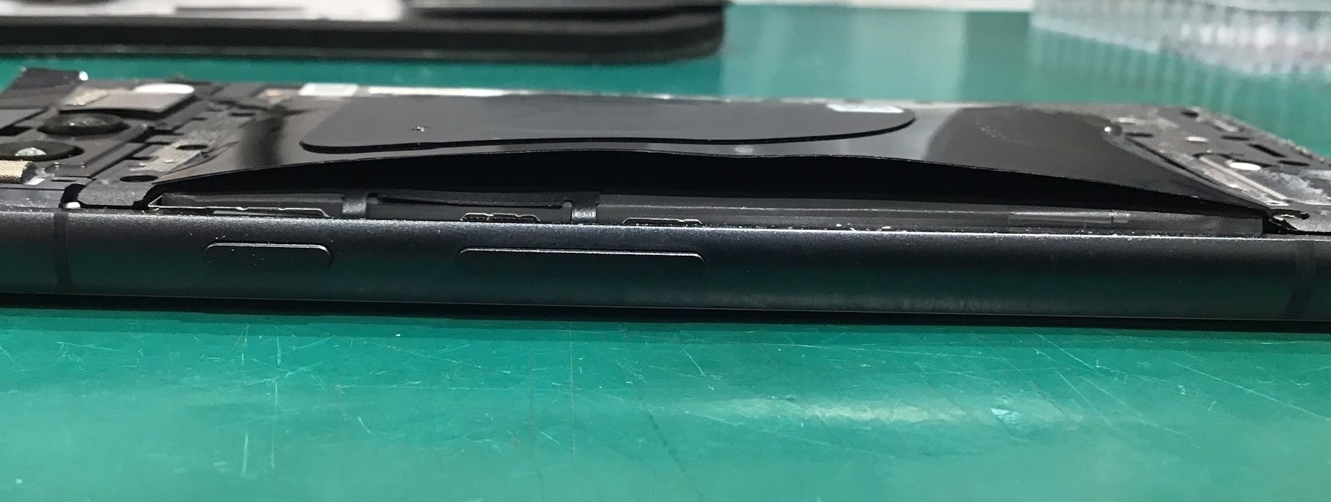 スマートフォン・タブレットのバッテリー交換承っています。【スマホ修理工房丸井錦糸町店】